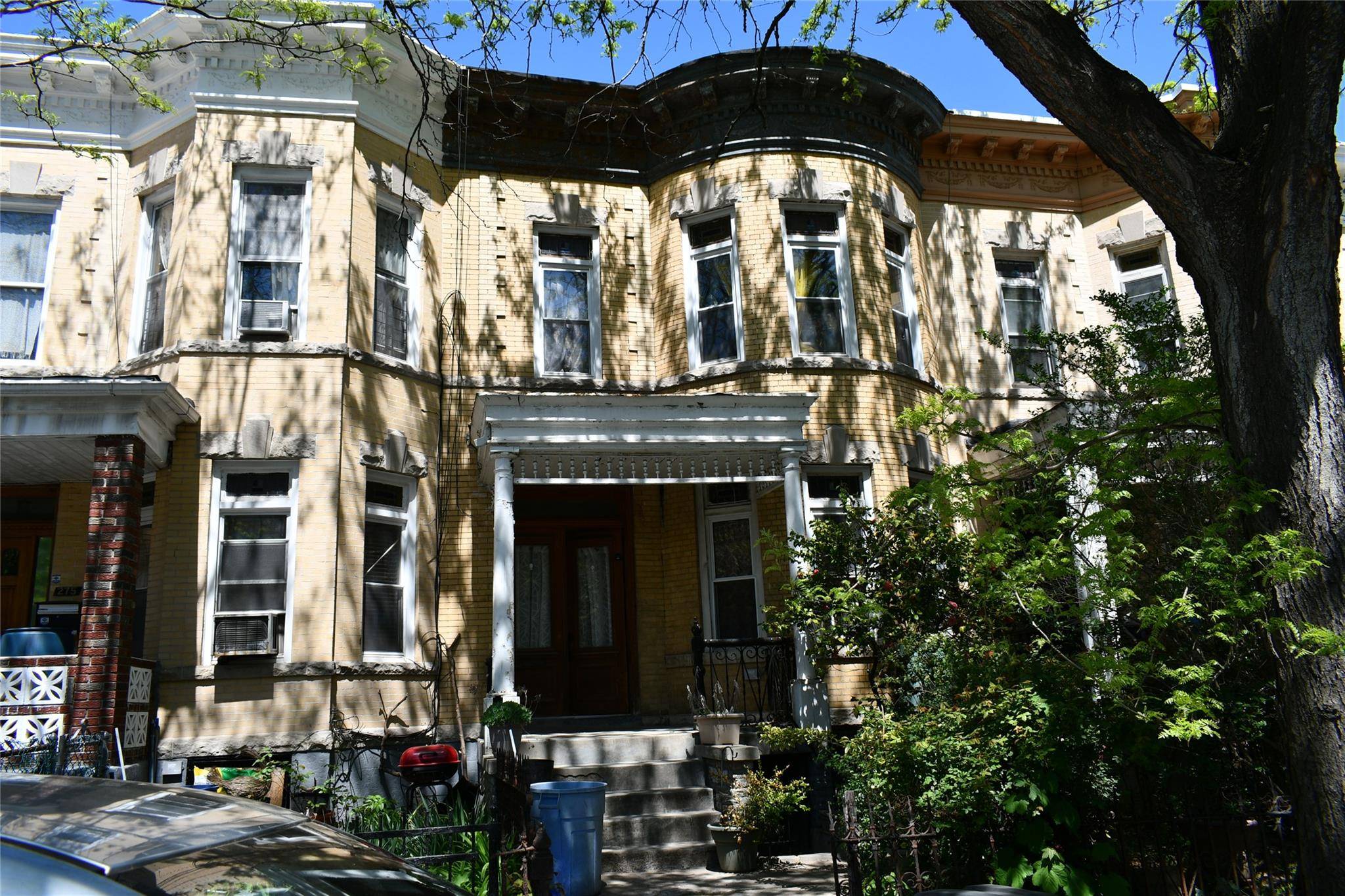 Brooklyn, NY 11225,277 Maple ST