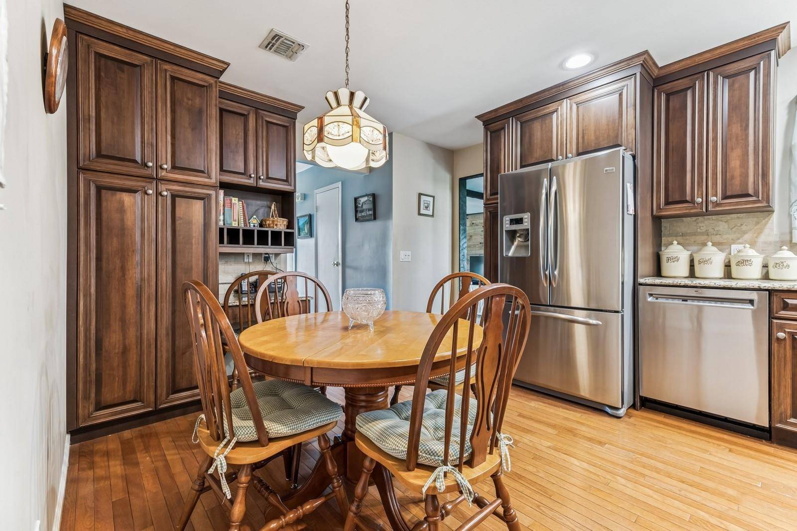 Hauppauge, NY 11788,95 Steven PL