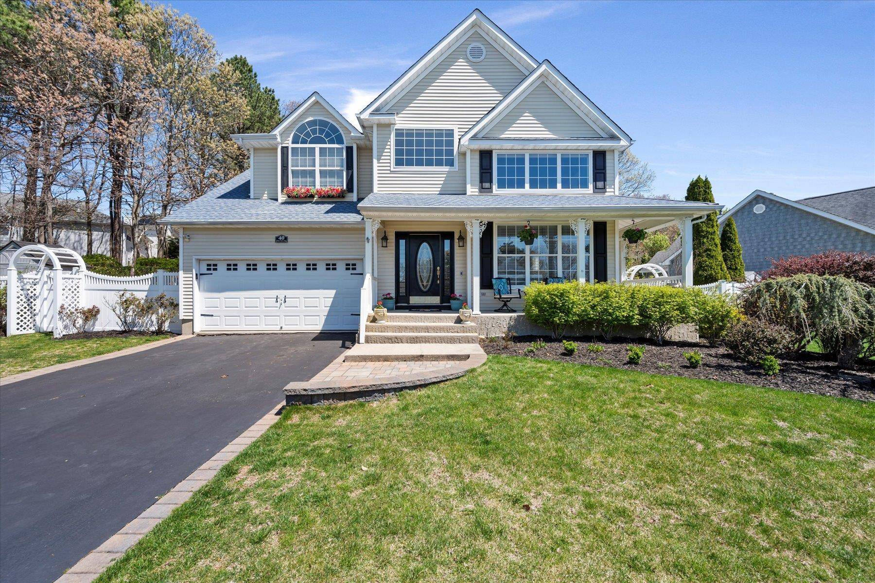 Manorville, NY 11949,40 Shadyview XING