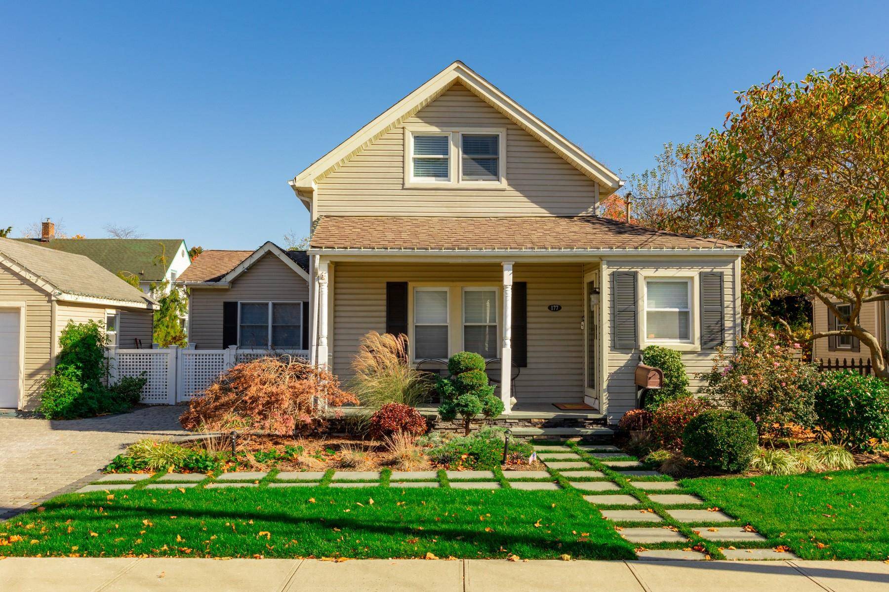 Islip, NY 11751,177 Smith AVE