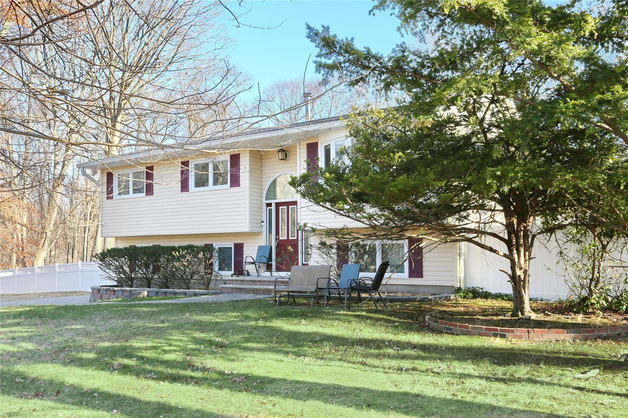 Airmont, NY 10952,1 Rayson LN