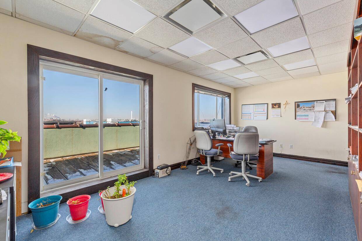 College Point, NY 11356,14-07 113th ST