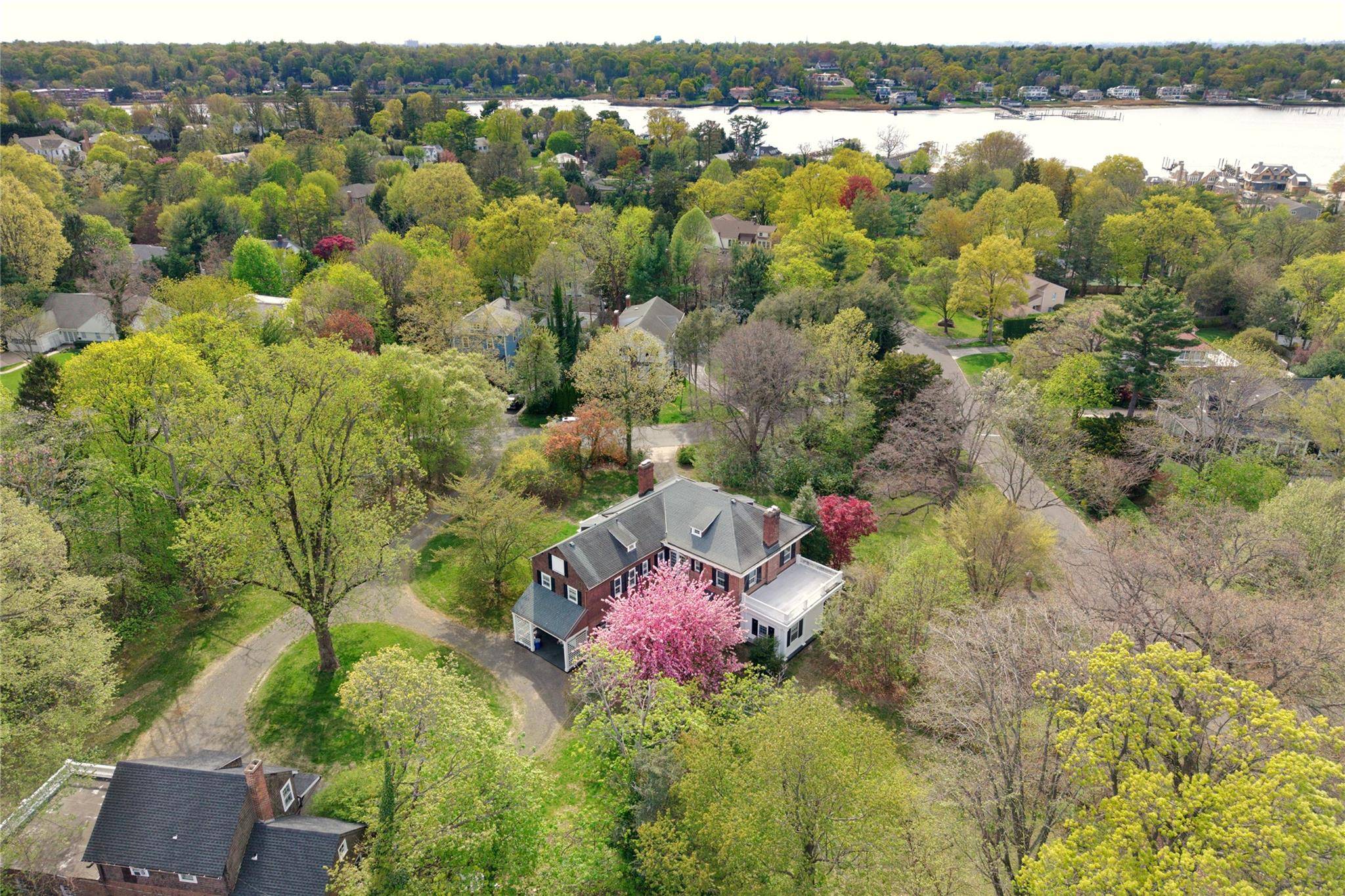 Manhasset, NY 11030,44 North DR