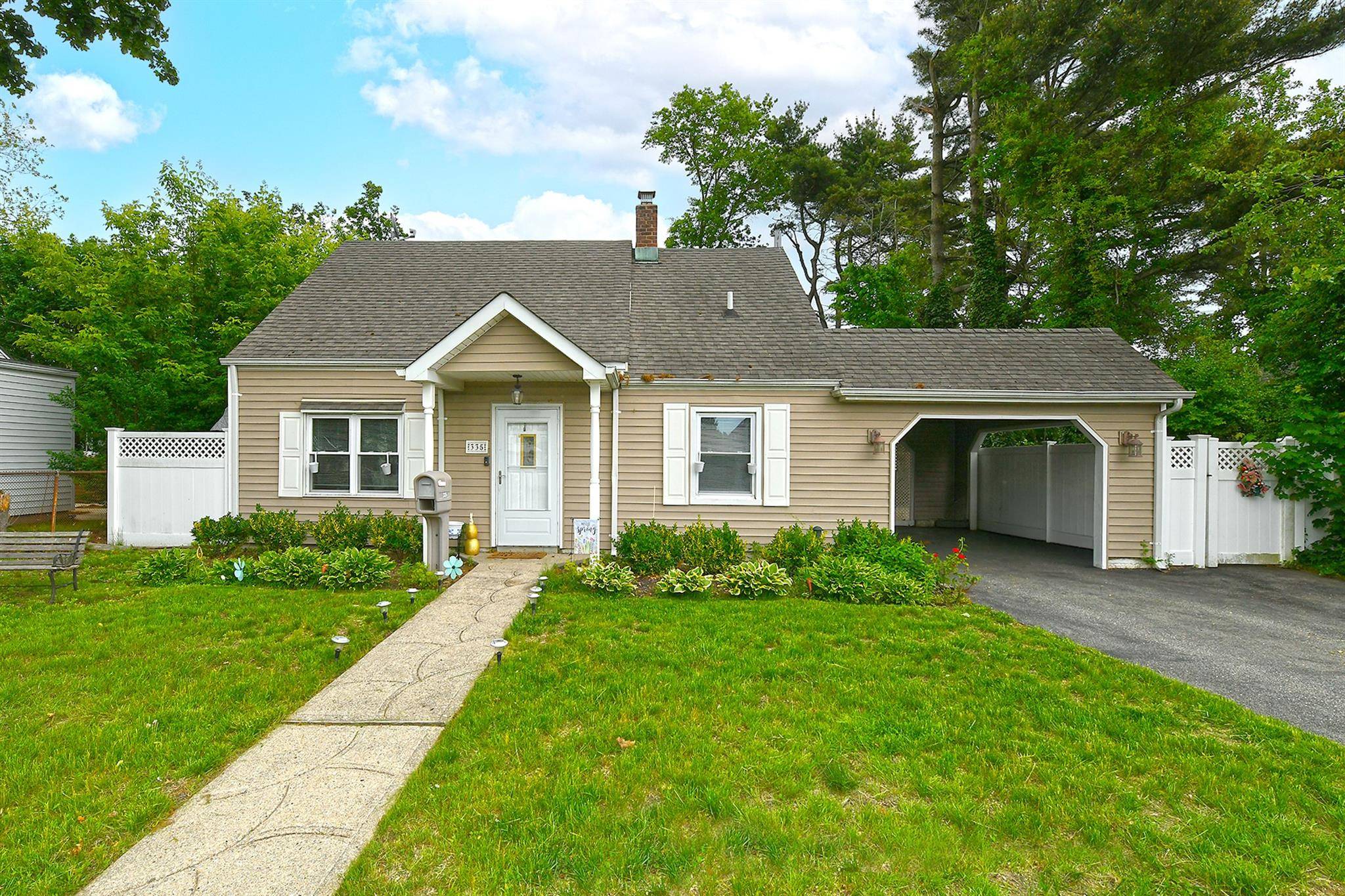 Levittown, NY 11756,335 Orchid RD