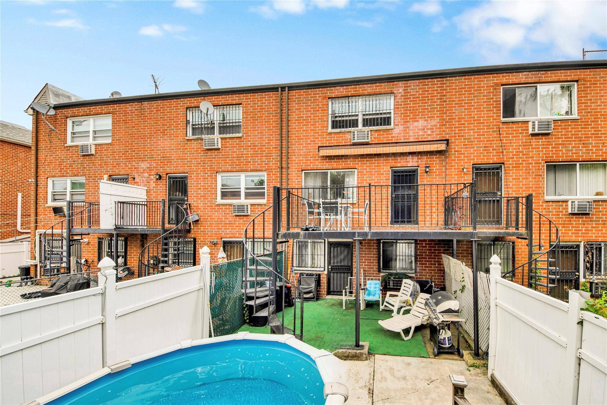 Bronx, NY 10473,643 Underhill AVE