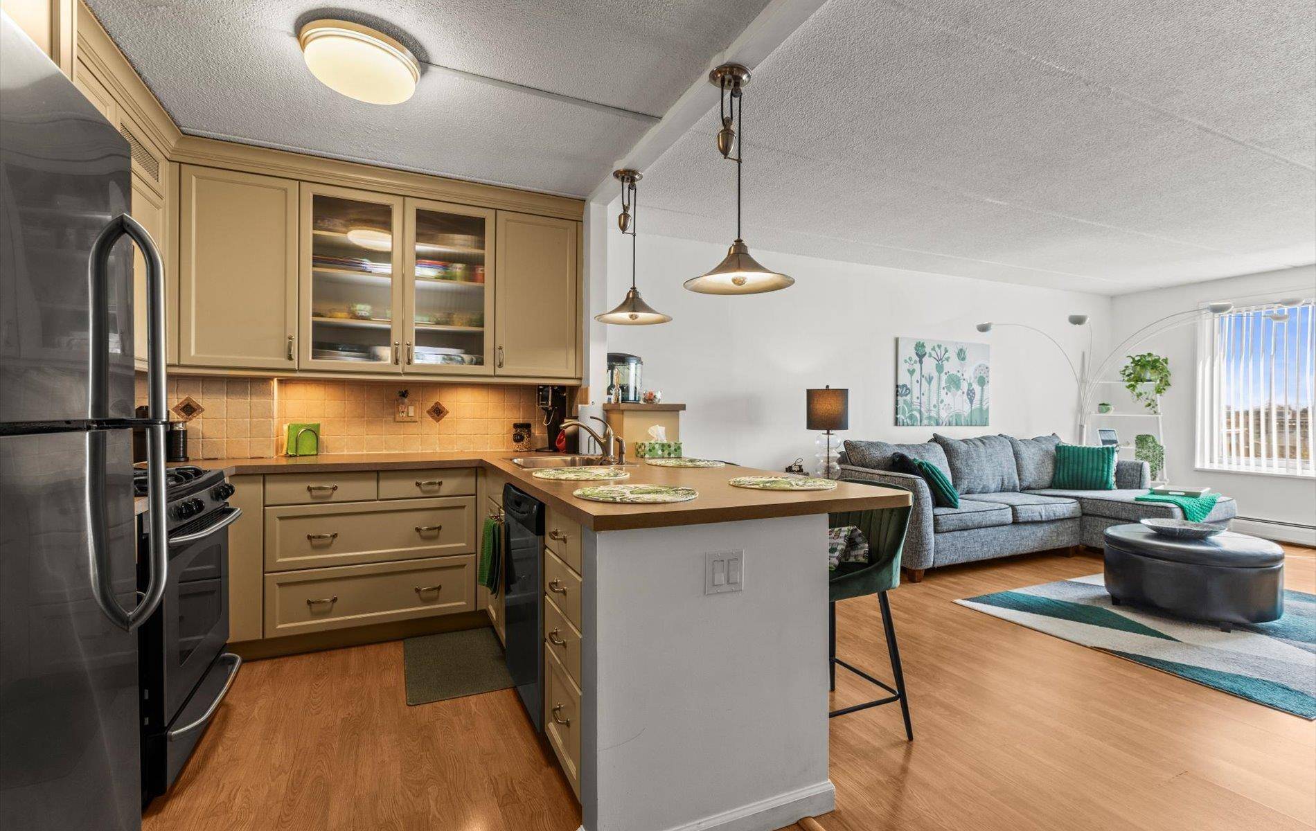 Westbury, NY 11590,135 Post AVE #5N
