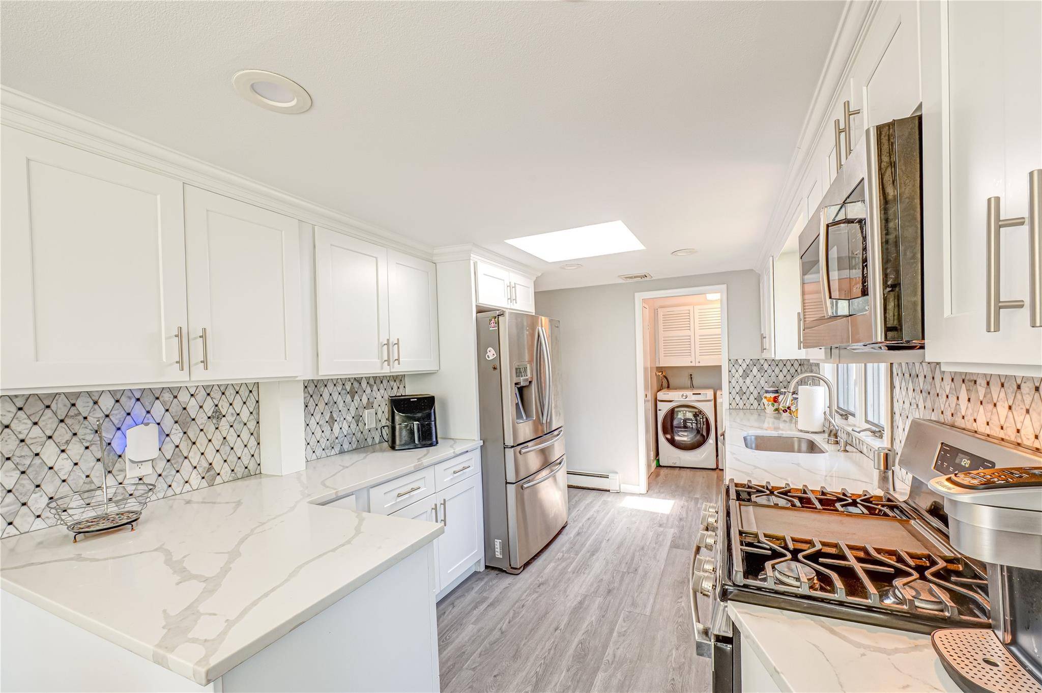 Commack, NY 11725,23 Algonquin LN
