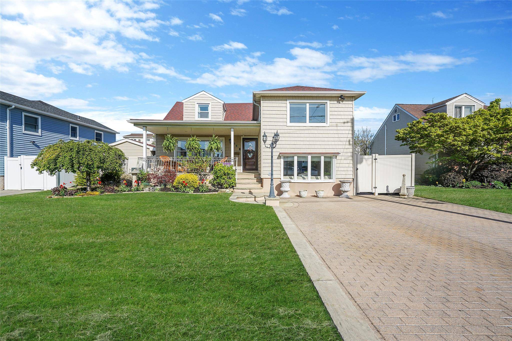 Island Park, NY 11558,86 Jefferson AVE