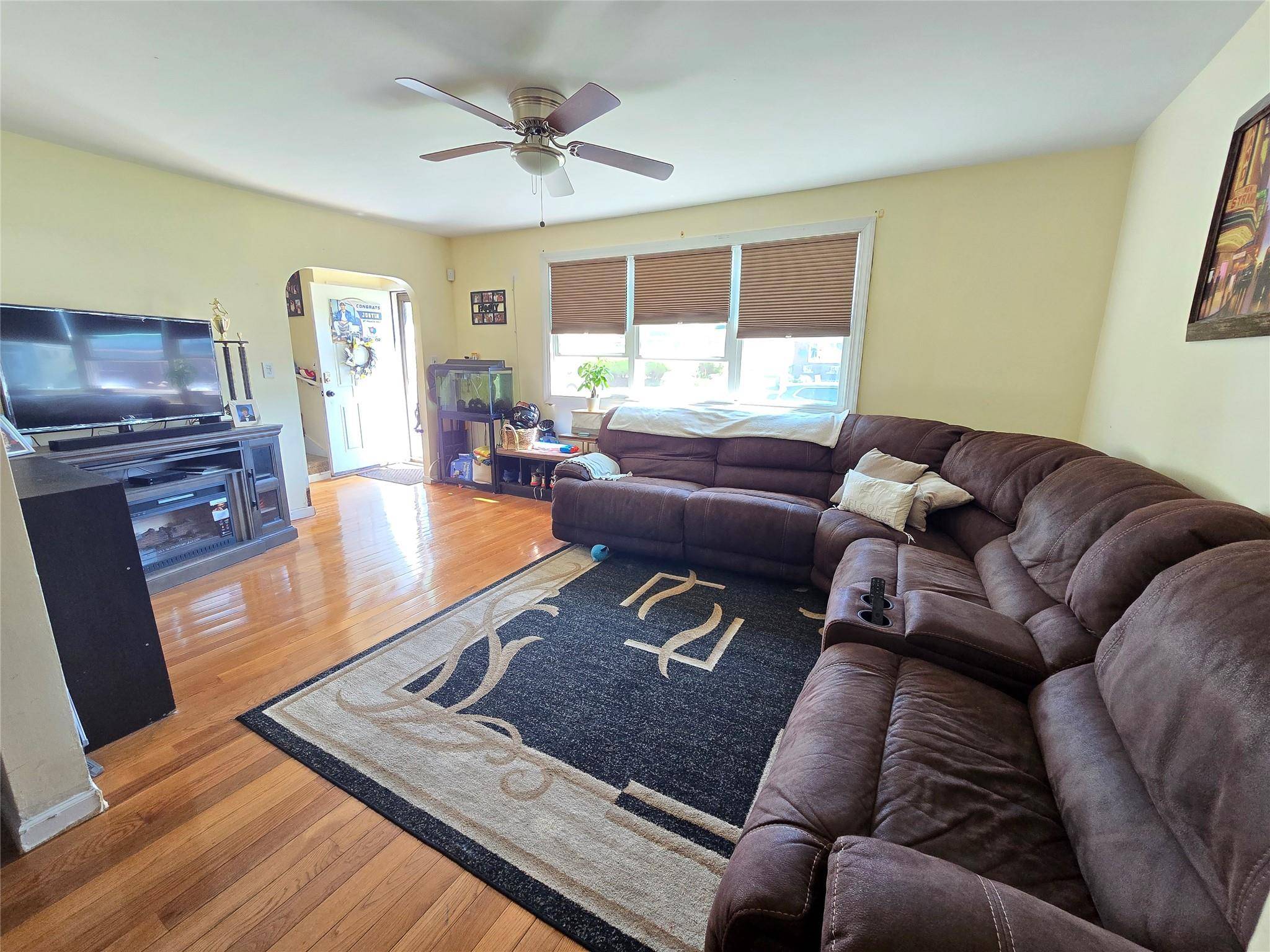 Queens Village, NY 11429,221-15 112th AVE
