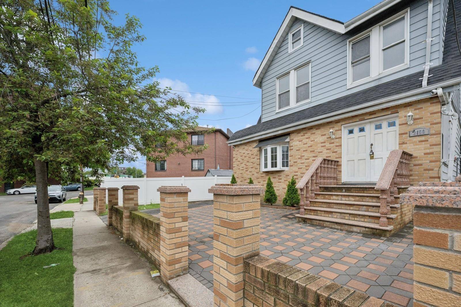 East Elmhurst, NY 11369,31-50 Buell