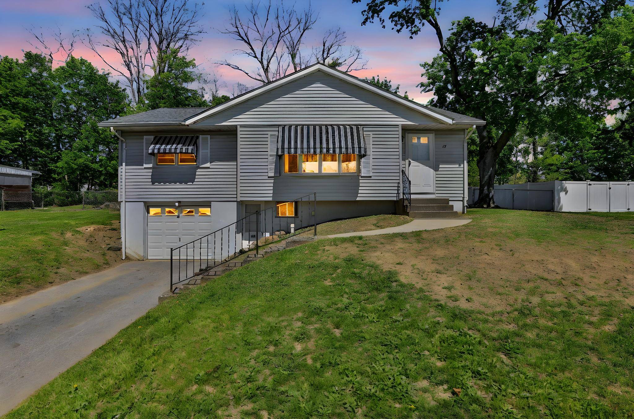 New Windsor, NY 12553,57 Harth DR