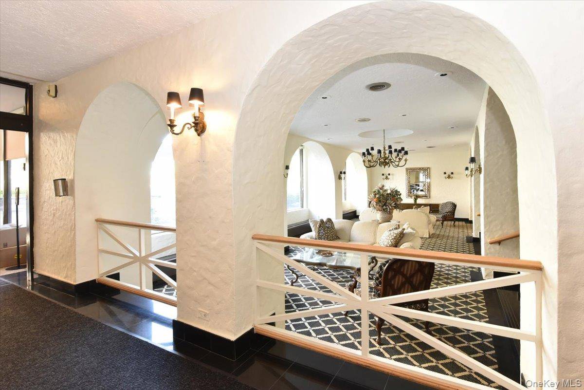 Bayside, NY 11360,18-15 215th ST #4L