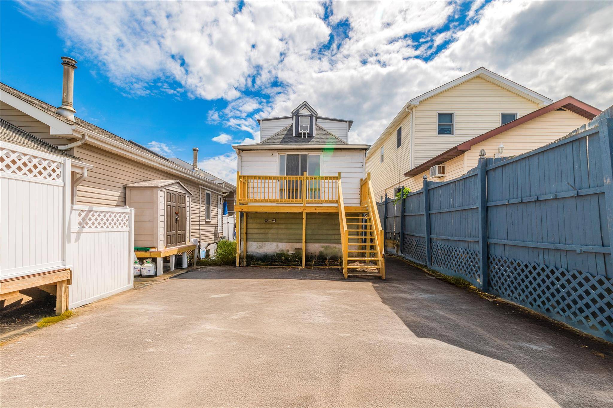 Broad Channel, NY 11693,14-11 Cross Bay BLVD