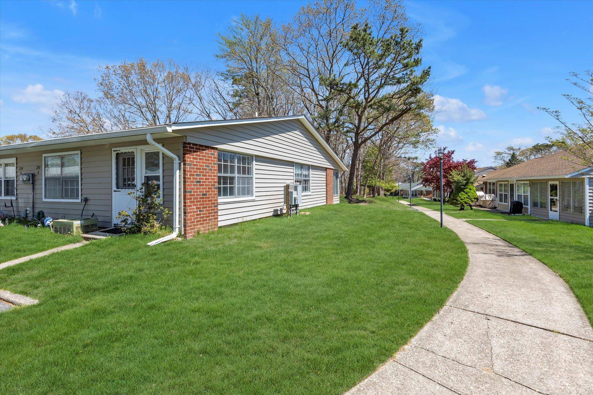 Ridge, NY 11961,258 Newcastle CT #A