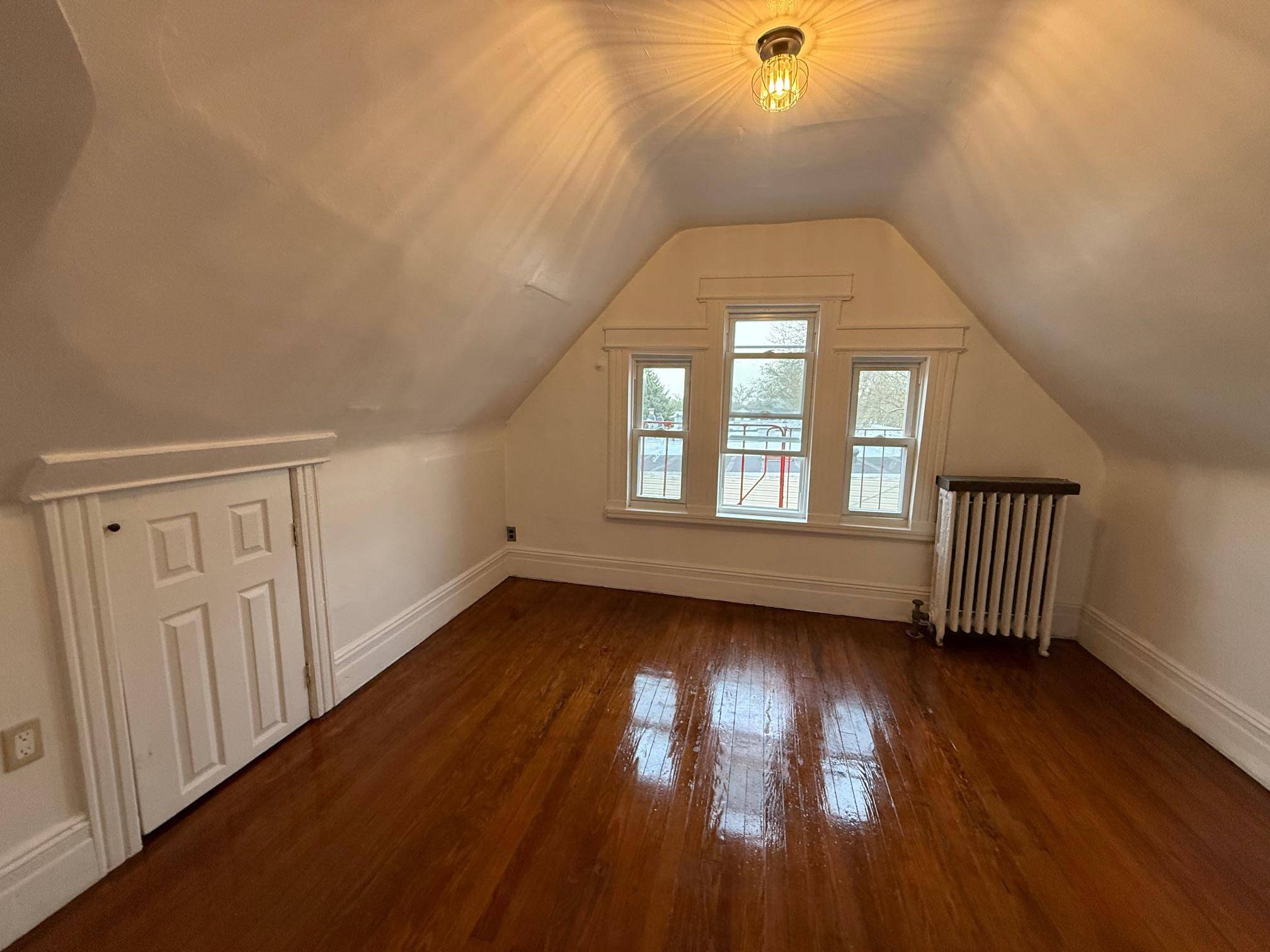 Woodhaven, NY 11421,8504 89th AVE