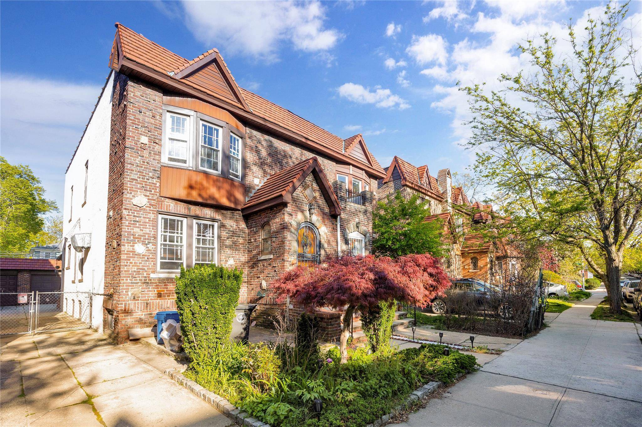 Bayside, NY 11361,45-45 215th PL