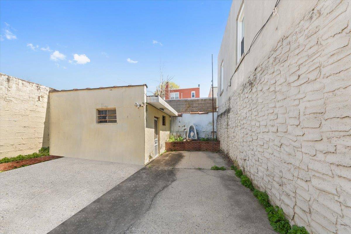 Bronx, NY 10461,1920 Pilgrim AVE