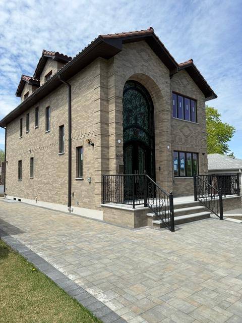 Bayside, NY 11364,56-48 219 ST