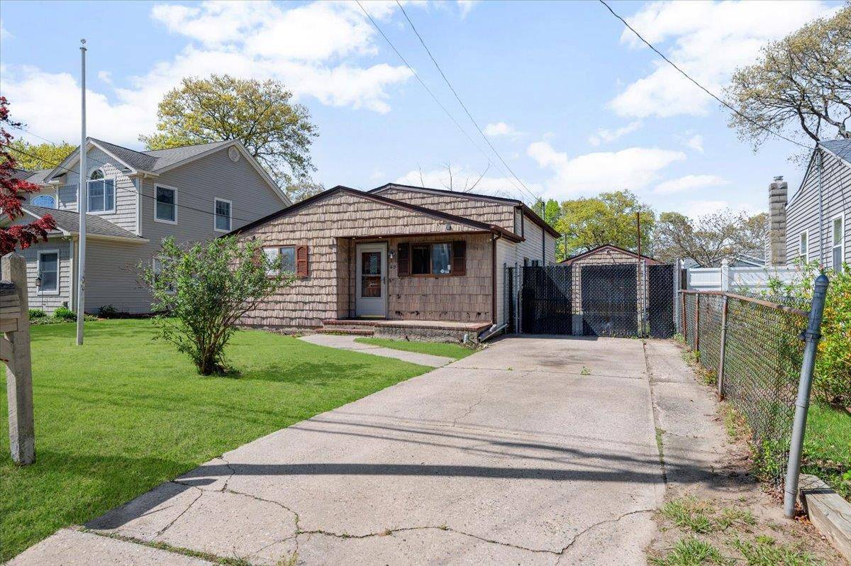 Ronkonkoma, NY 11779,49 5th ST
