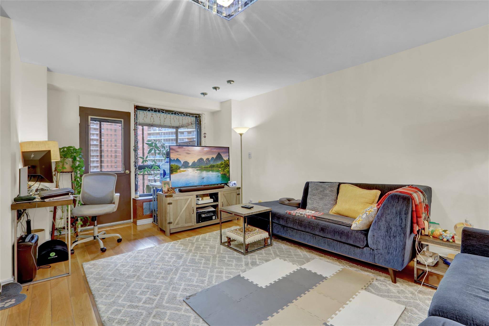 Rego Park, NY 11374,61-55 98th ST #8D