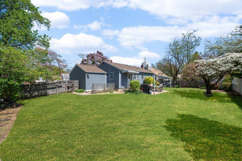 Huntington Station, NY 11746,128 E 10th ST