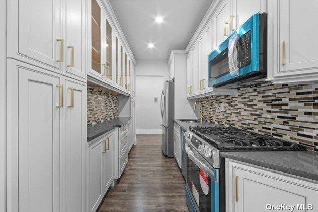 Jackson Heights, NY 11372,34-24 82 ST #6E