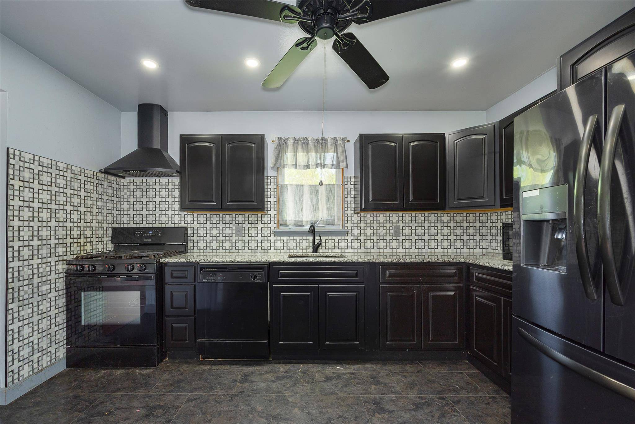 Poughkeepsie, NY 12601,21 Hawk LN
