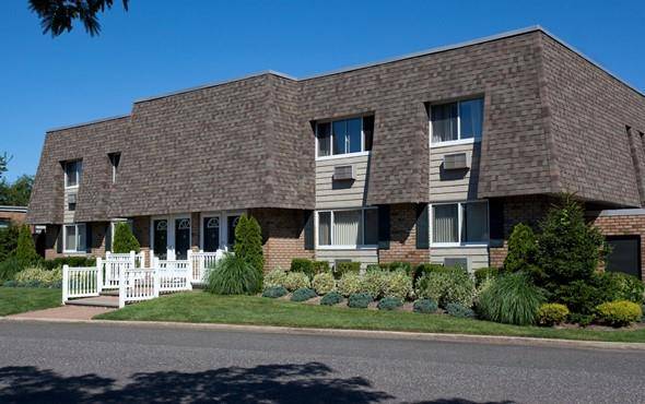 West Babylon, NY 11704,48 Philip WALK #PW48