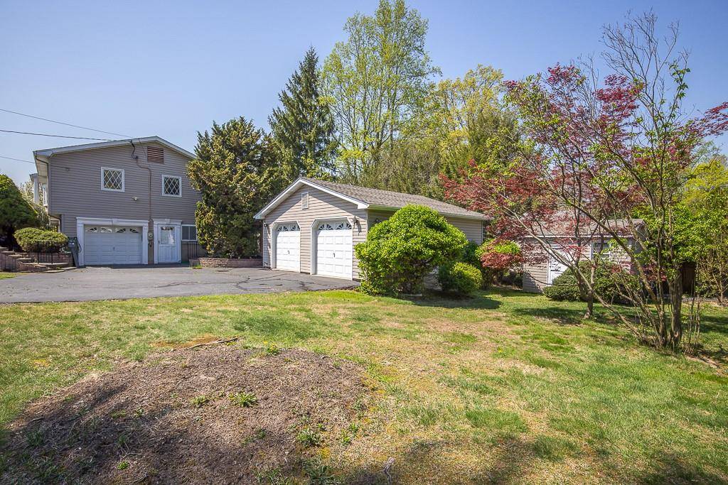 Orangeburg, NY 10962,6 Heather LN