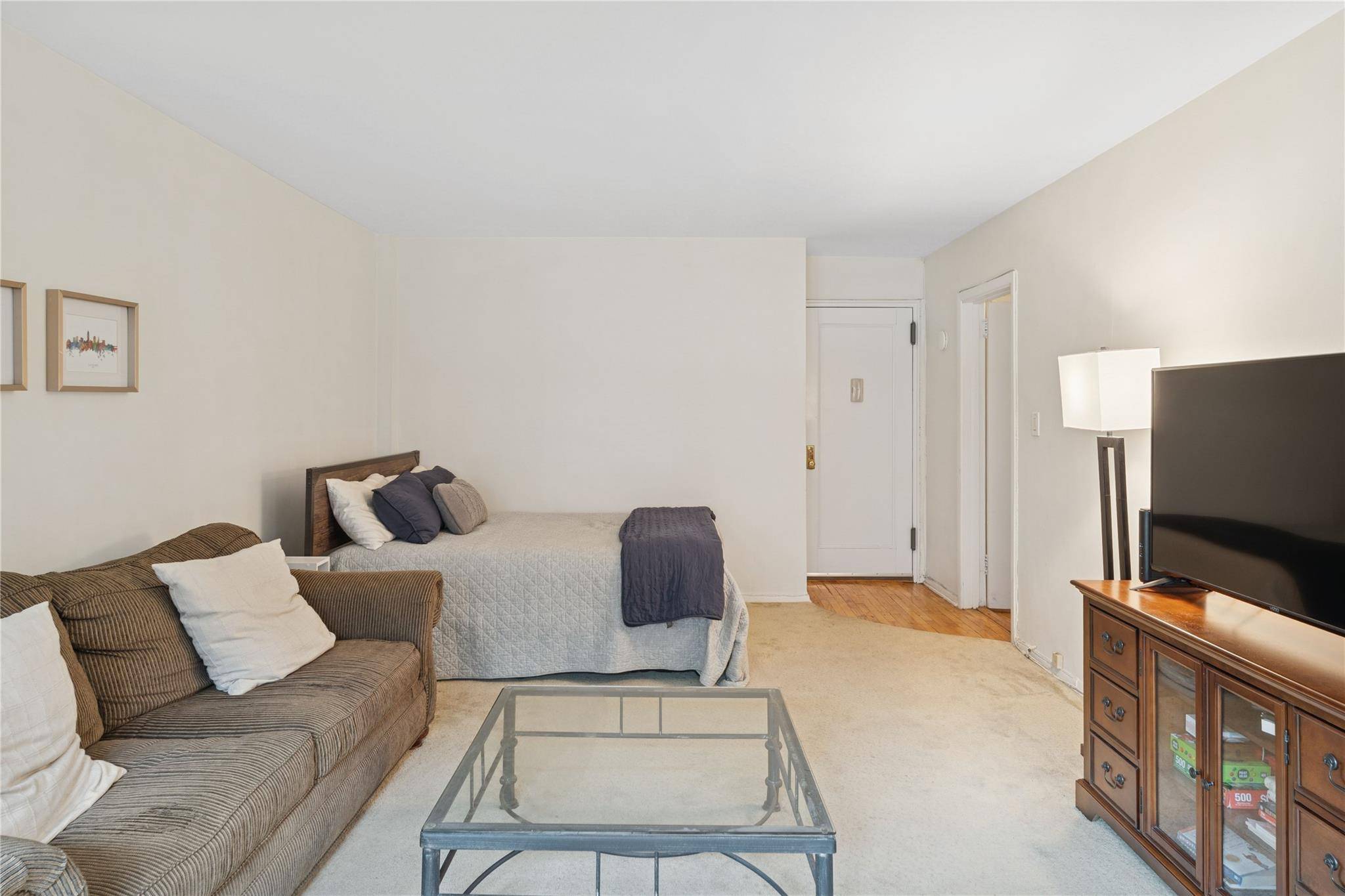 Floral Park, NY 11001,91 Tulip AVE #B1 - Carnation