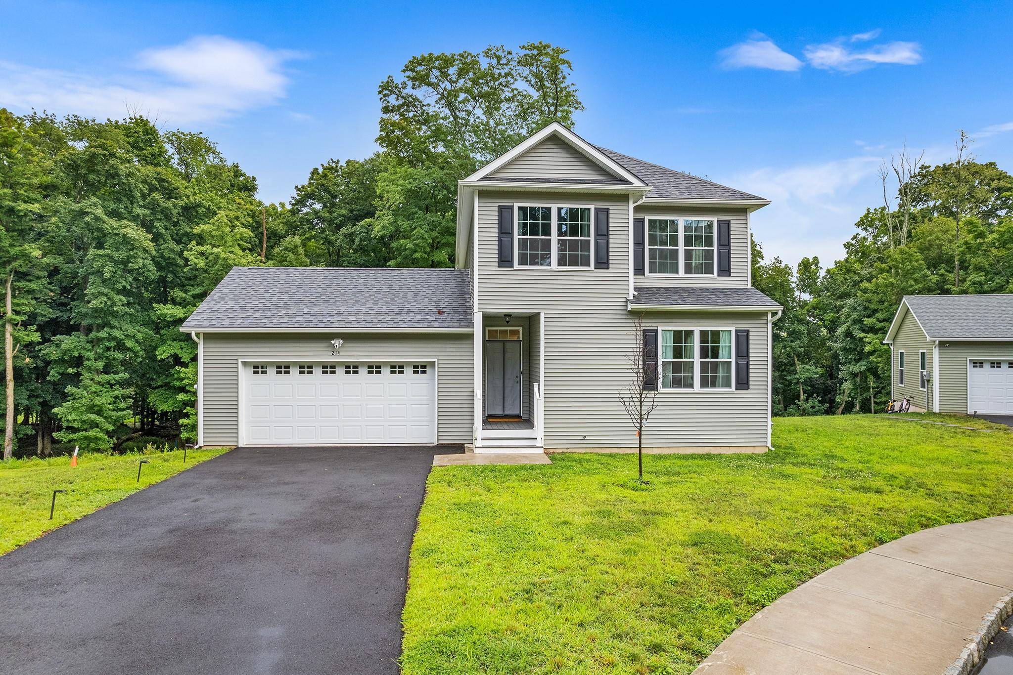 Middletown, NY 10940,214 Phillips ST