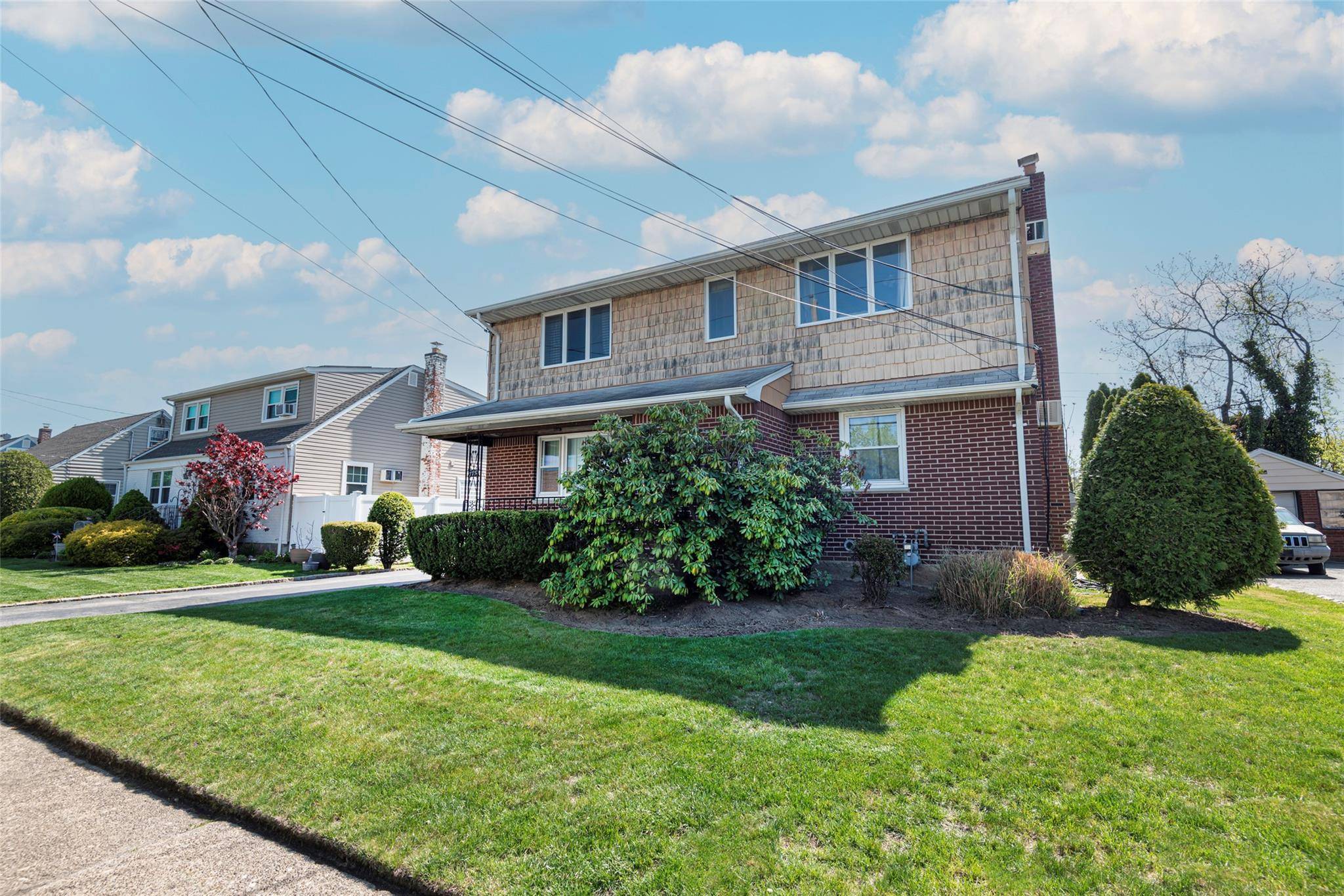 Elmont, NY 11003,775 N Ascan ST