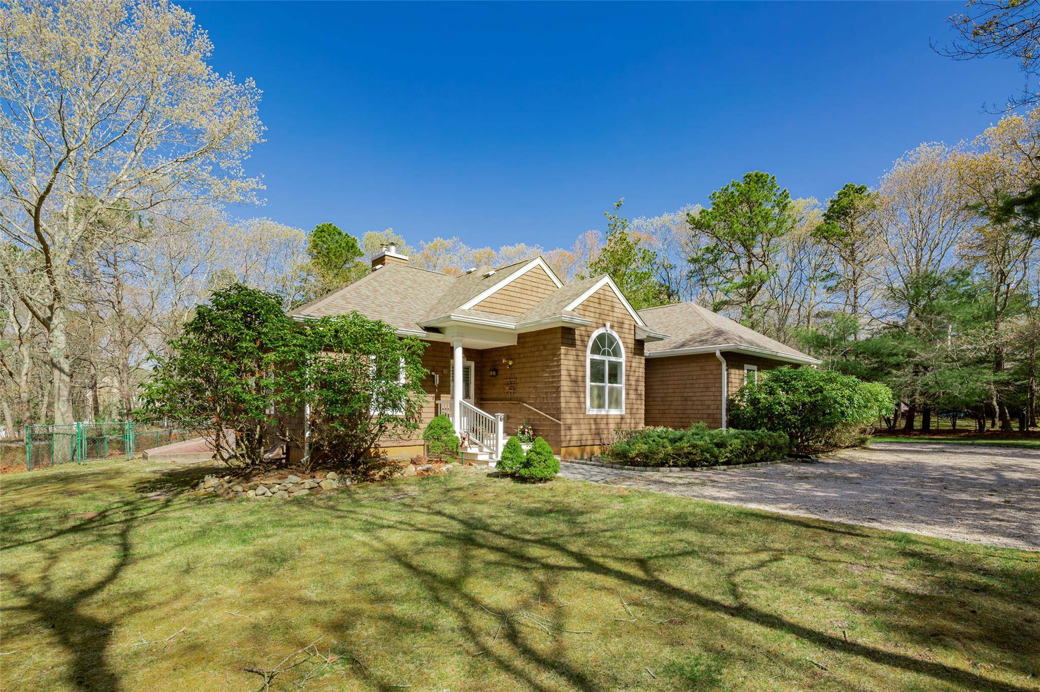 Westhampton, NY 11977,81 Lakeside LN