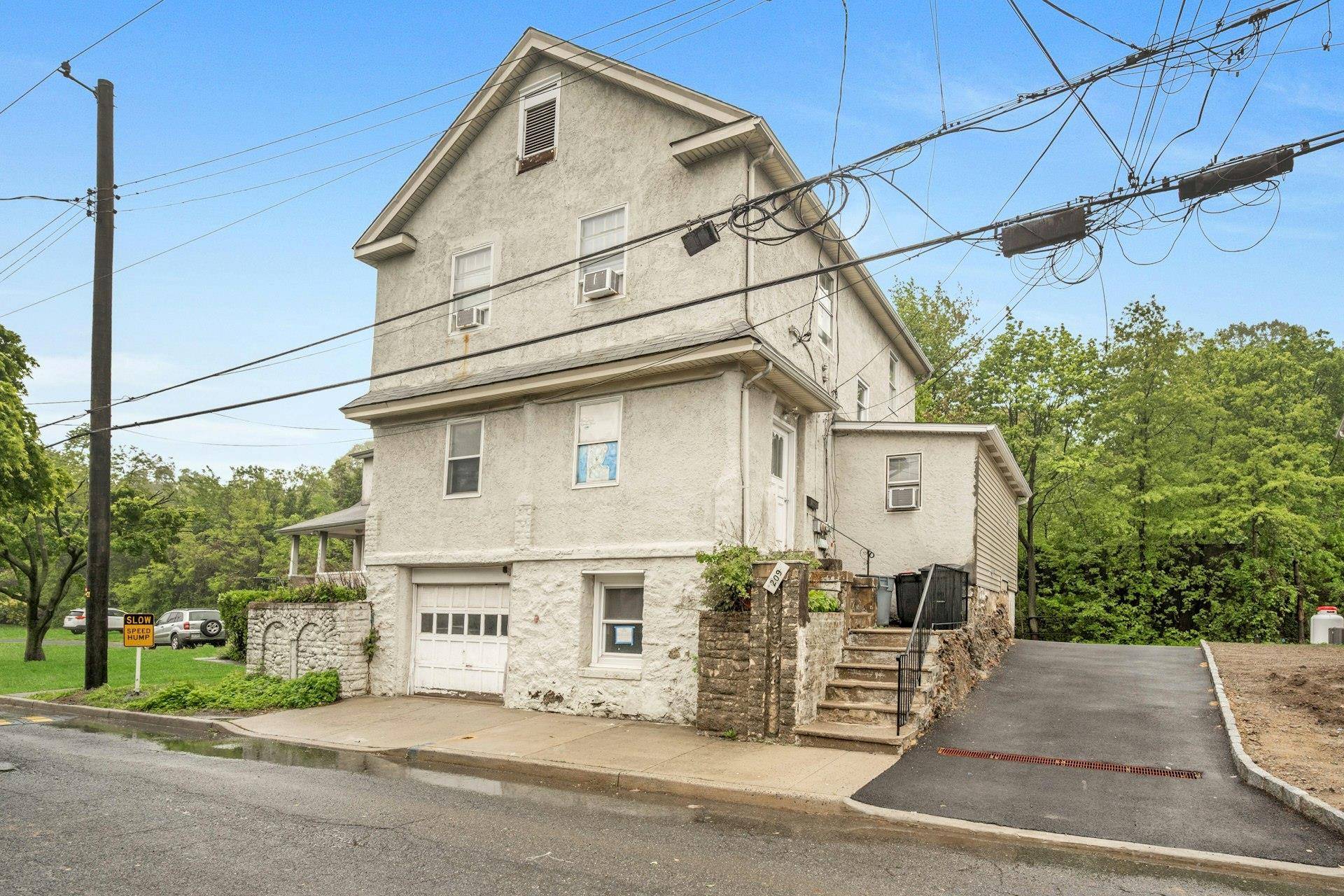 Mamaroneck, NY 10543,209 Grand ST