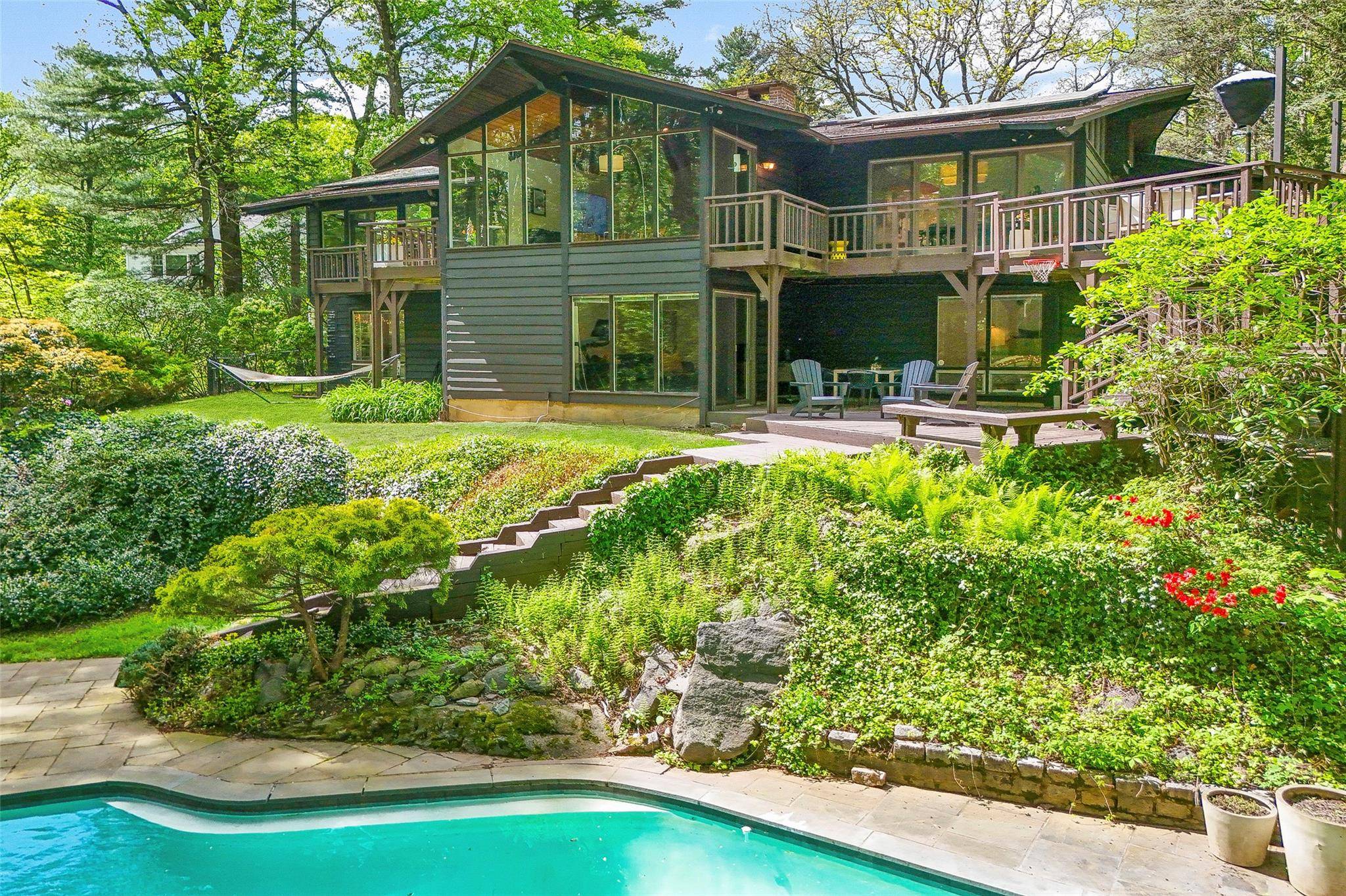 Larchmont, NY 10538,9 Hidden Green LN