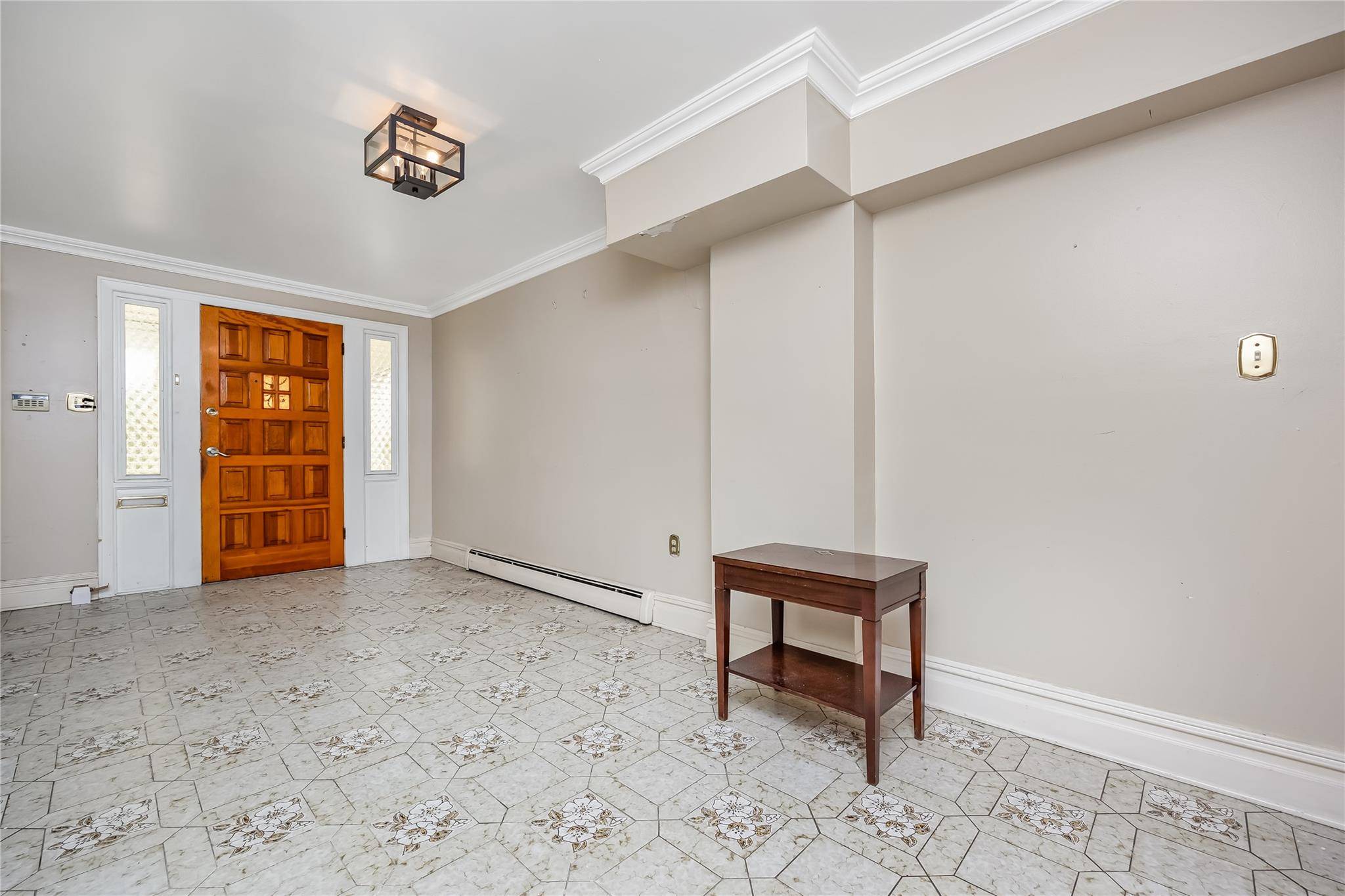 Ridgewood, NY 11385,89-04 Doran AVE