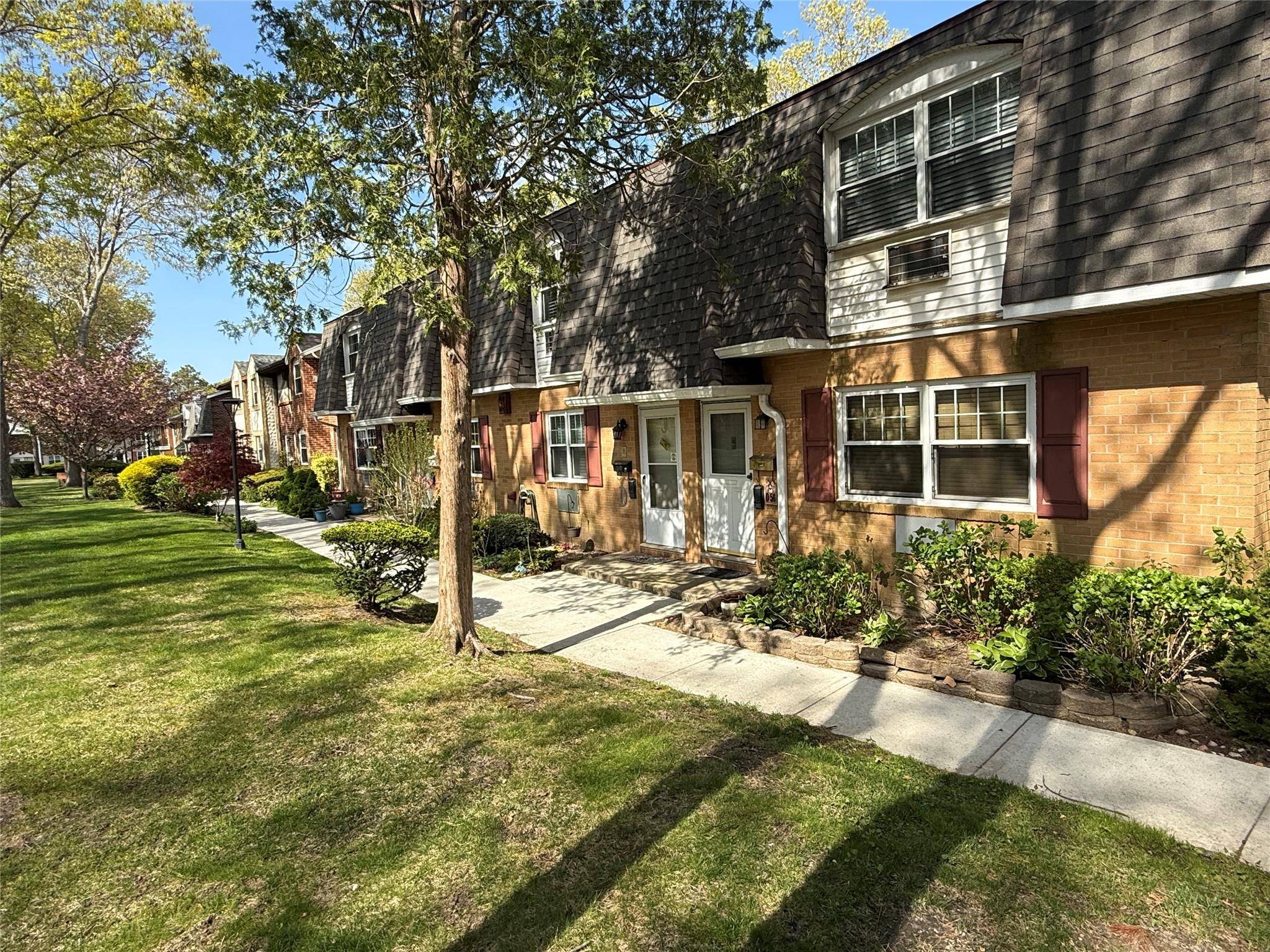 Holtsville, NY 11742,11 Glen Hollow #D56