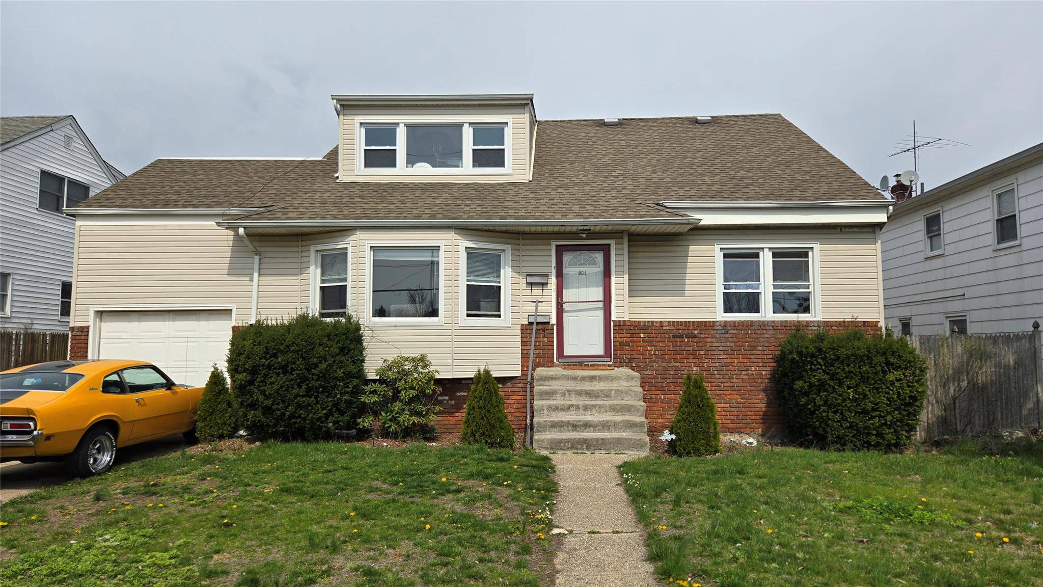 Island Park, NY 11558,504 Long Beach RD