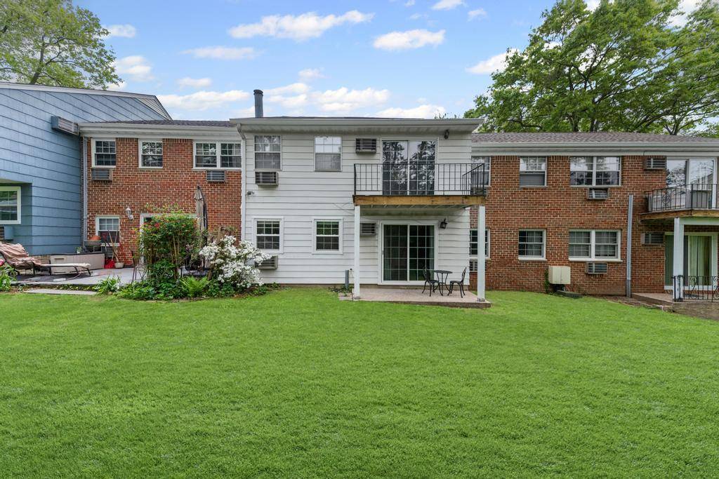 Hauppauge, NY 11788,804 Towne House VLG