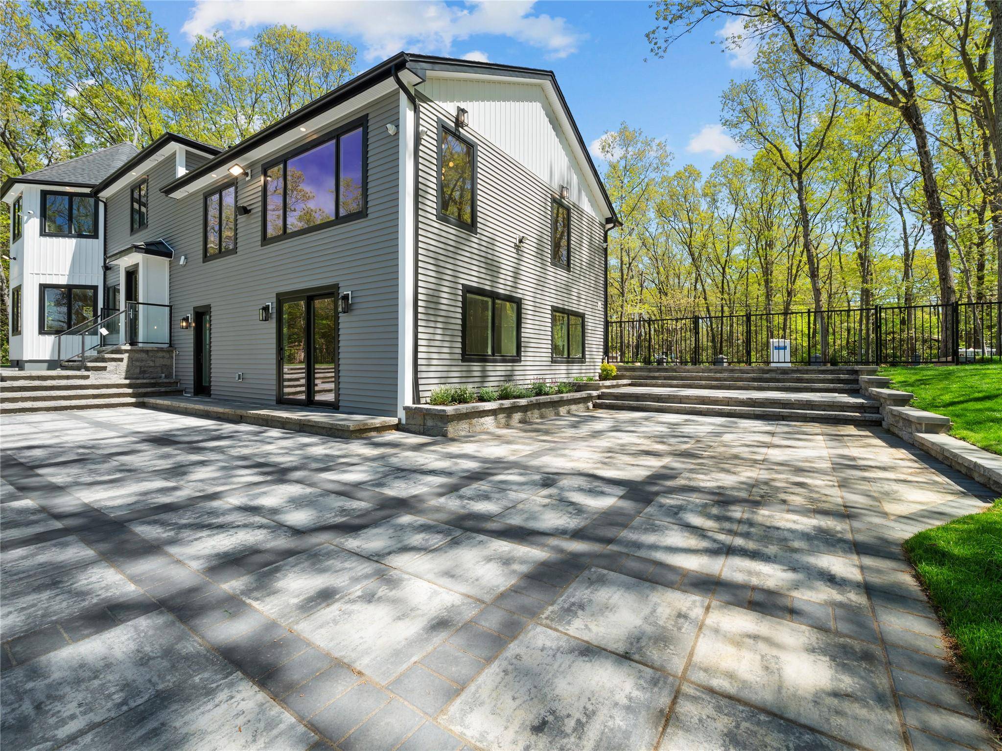East Norwich, NY 11732,5 N. Hills Road
