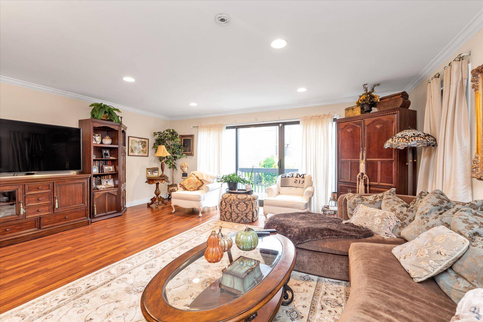 Merrick, NY 11566,1930 Sunrise Highway #34
