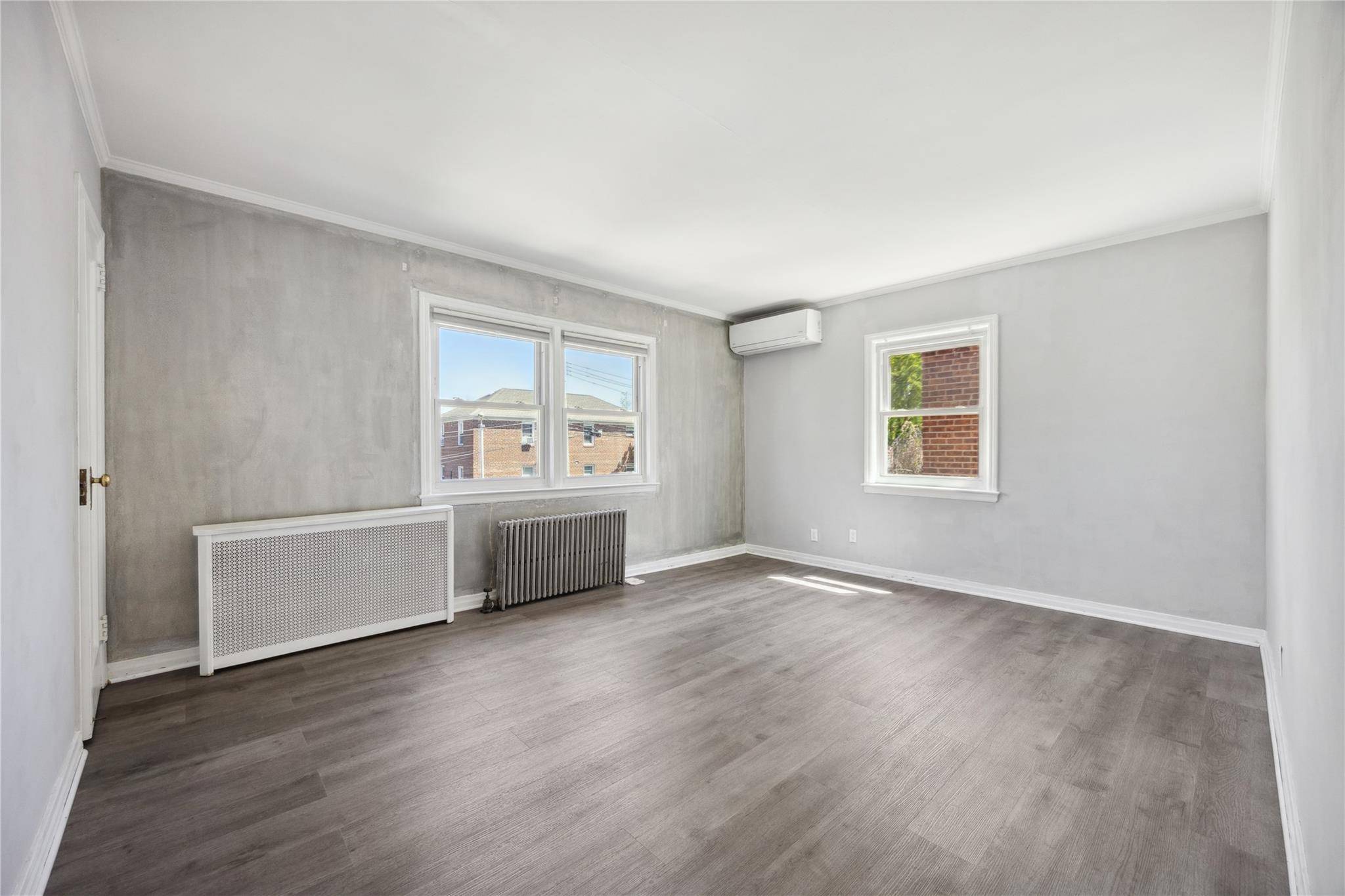 Flushing, NY 11358,43-28 196 ST