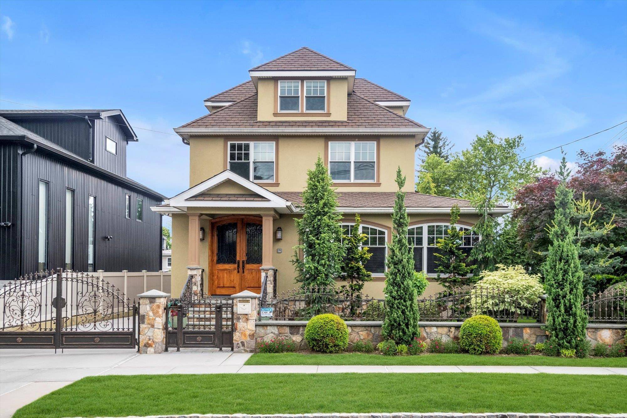 Whitestone, NY 11357,149-02 11 AVE