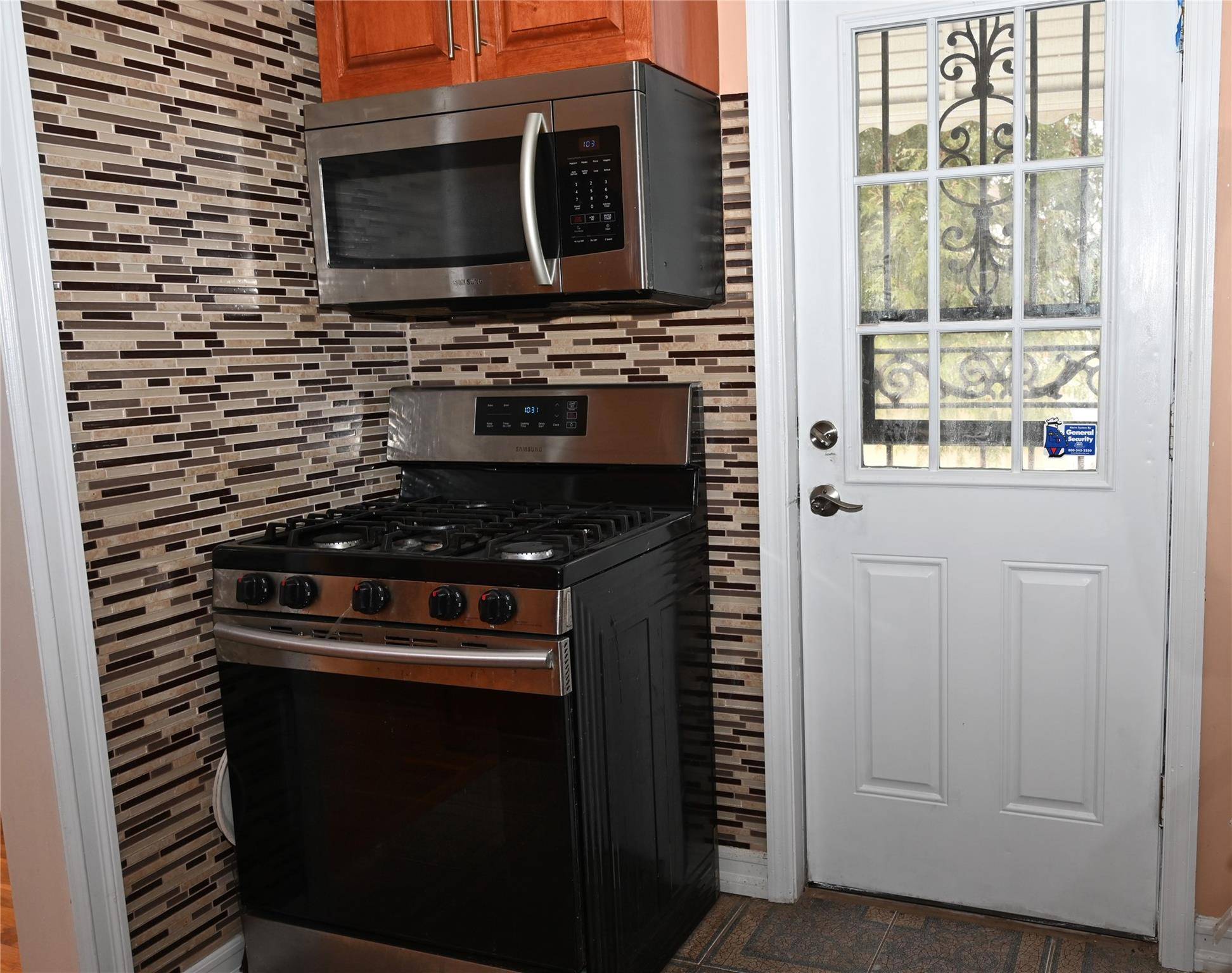Glen Oaks, NY 11004,8260 266th ST