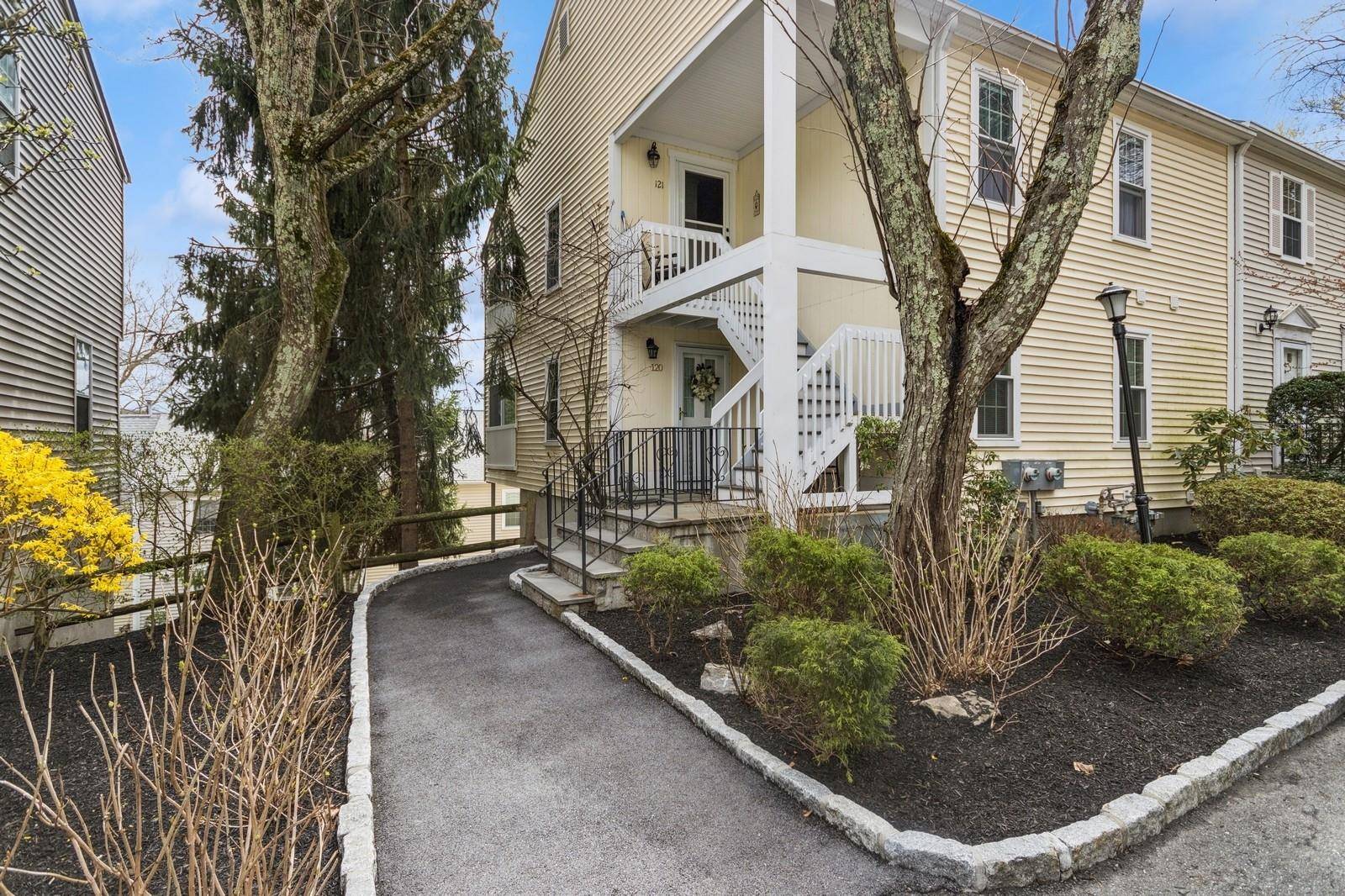 Tarrytown, NY 10591,120 Carrollwood DR