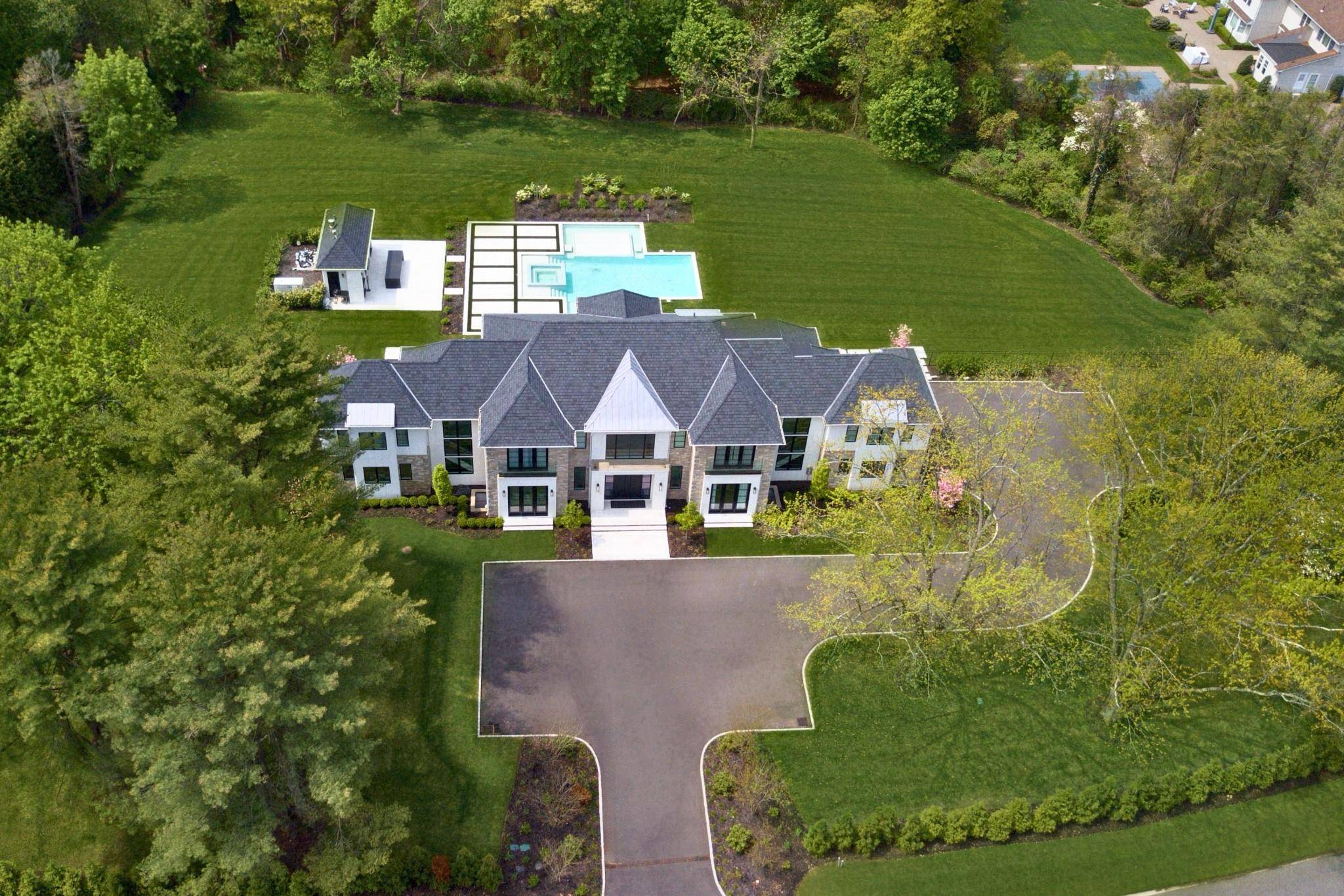 Brookville, NY 11545,30 Evans DR