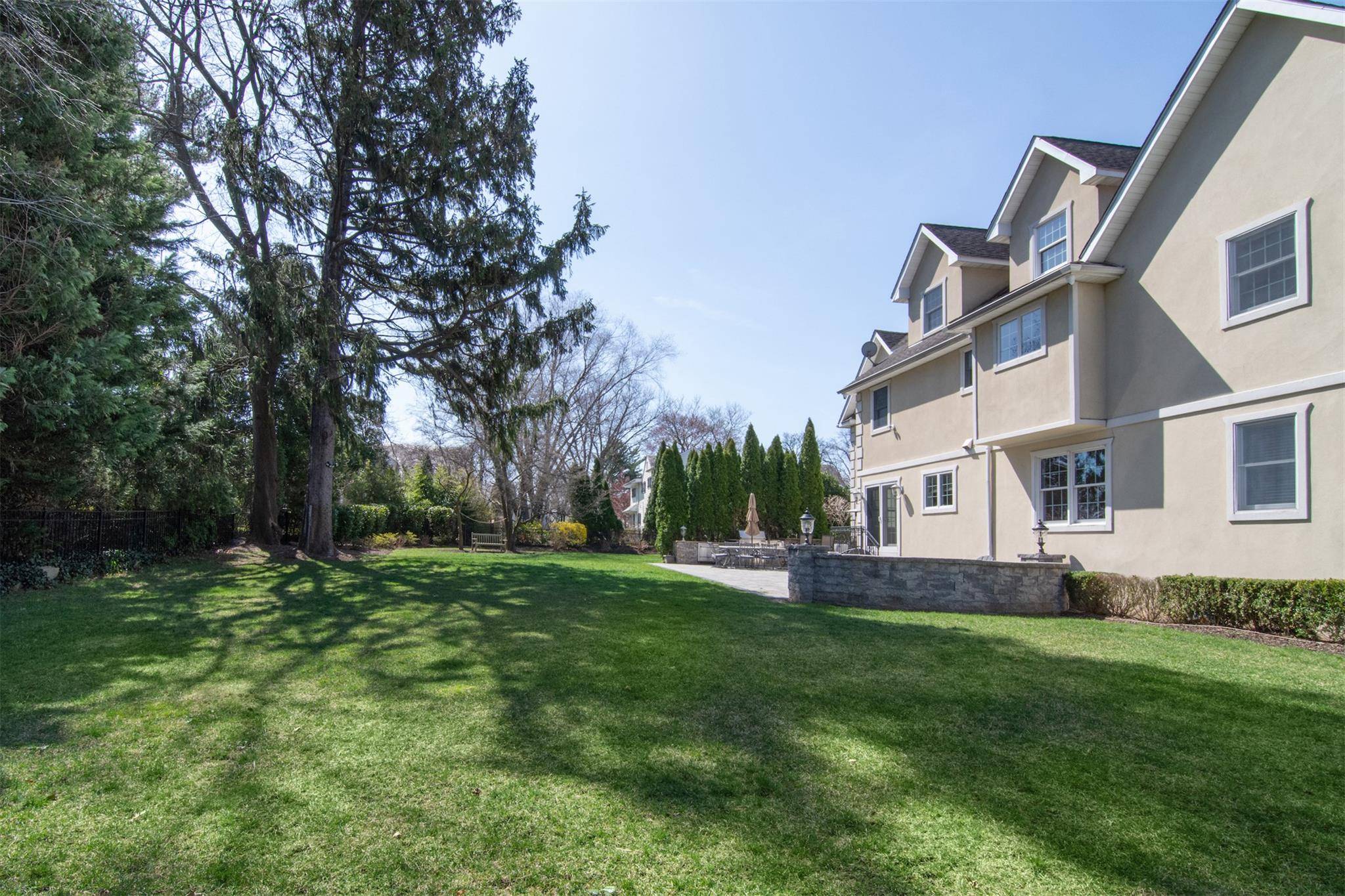 Pelham, NY 10803,668 Francis ST