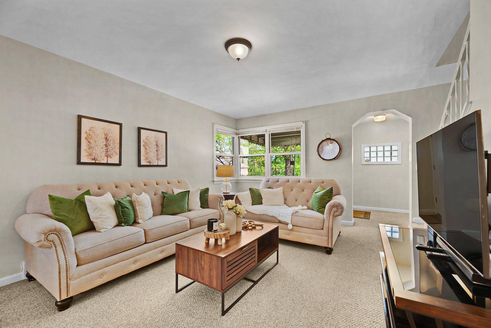 Yonkers, NY 10704,63 Laurel