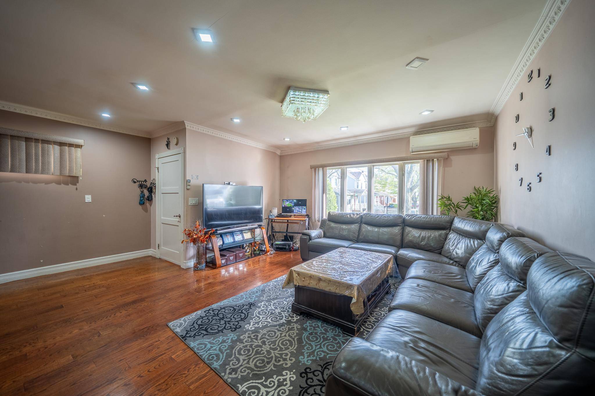 Bellerose, NY 11426,239-19 88th av