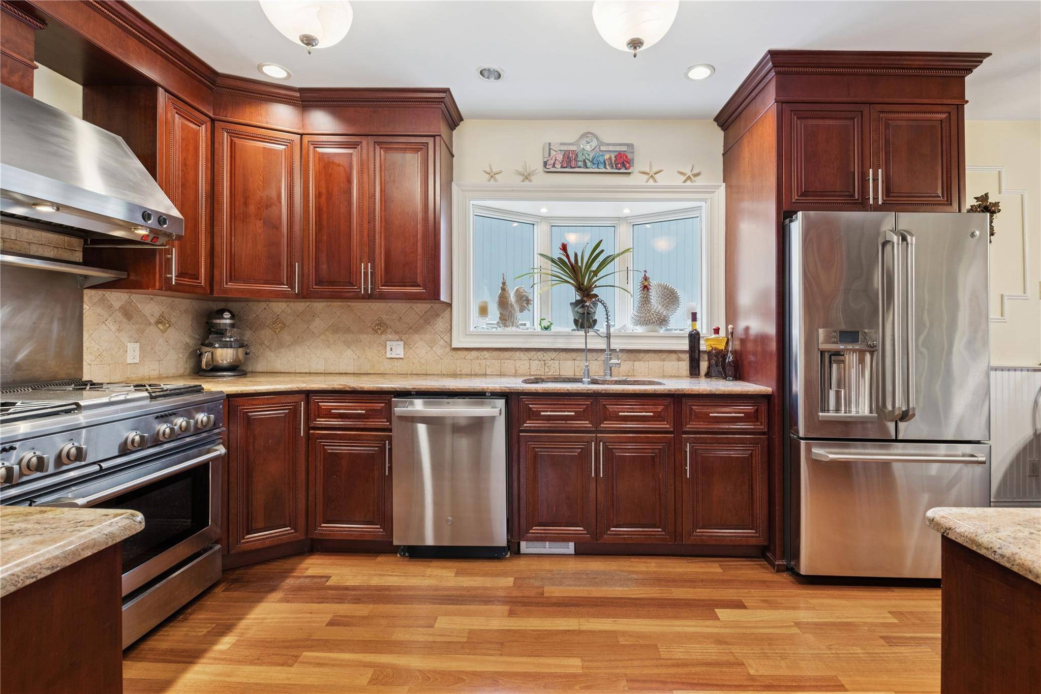 Long Beach, NY 11561,462 W Beech ST